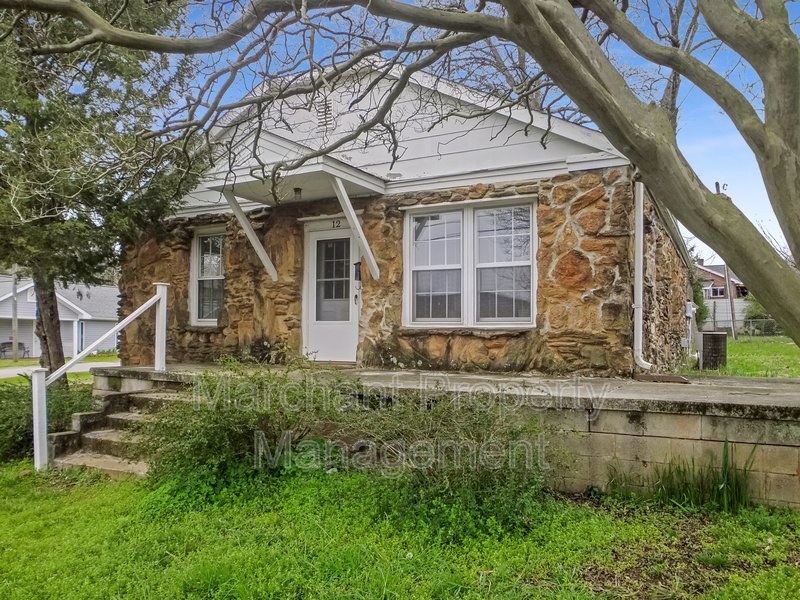 12 Burgess Avenue Greenville, SC 29609 Marchant Property Management, LLC