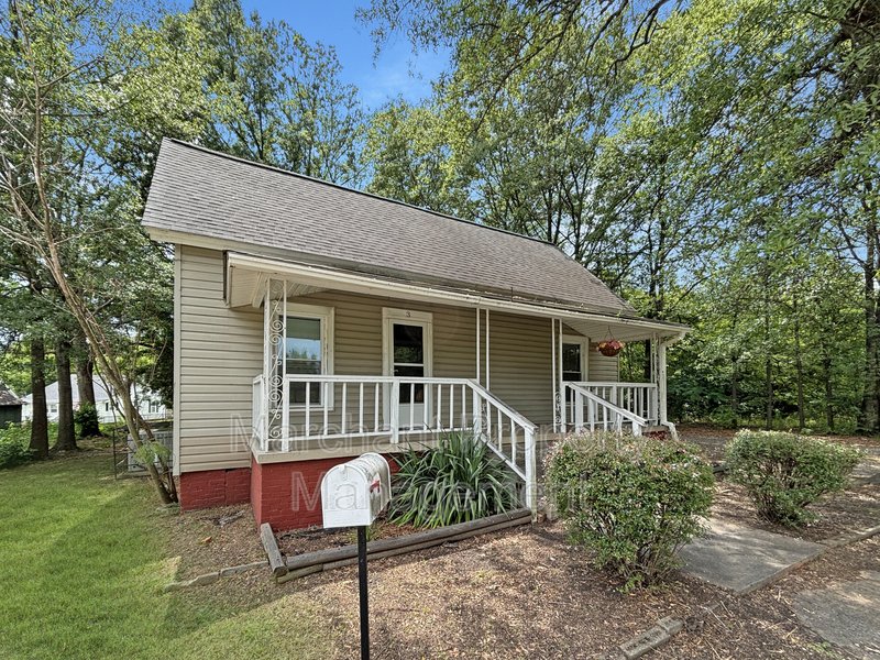 3 Draper Street Greenville, SC 29611 Marchant Property Management, LLC
