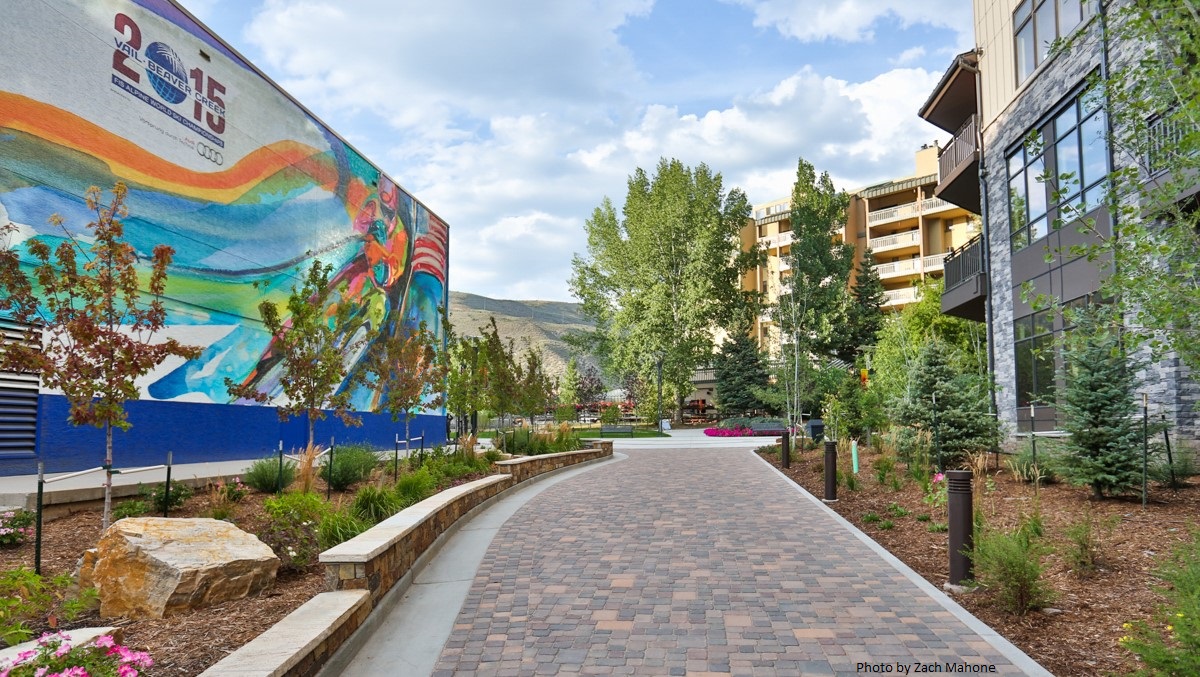 Avon Main Street Mall