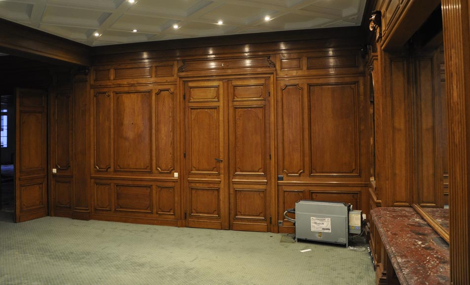 Antique oak wood paneled room from the 19th century Paneled rooms