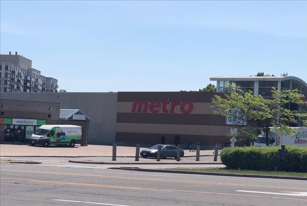 3206 Eglinton Ave E Scarborough Marc Fakhrai