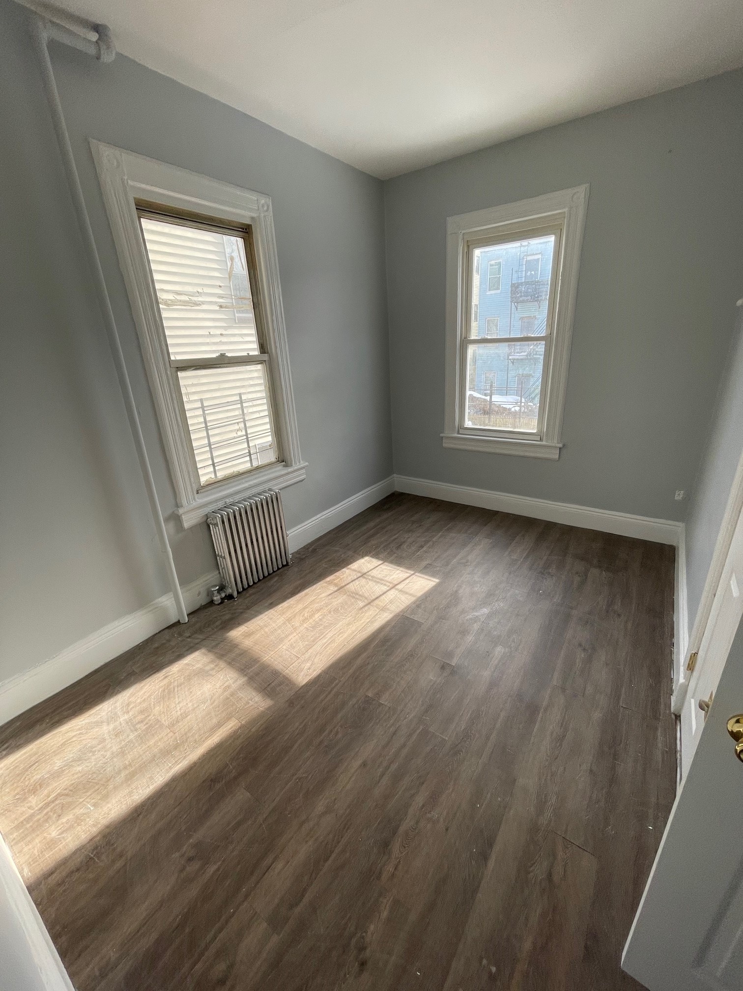 4 Bedrooms *RENOVATED* Spacious* in Yonkers Marked Realty