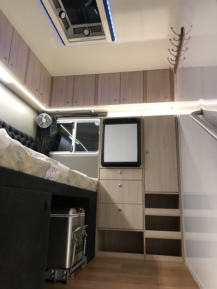 Truck Sleeper Cabs, custom & original equipment sleeper cabs