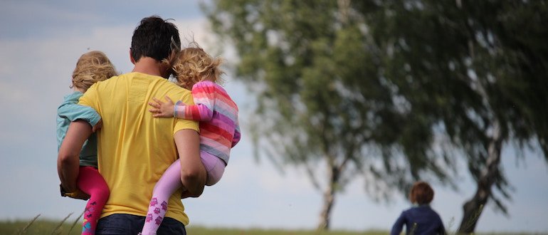 Strategies For Becoming A Young Multi Millionaire And A Super Dad - financial independence multi millionaire success investing