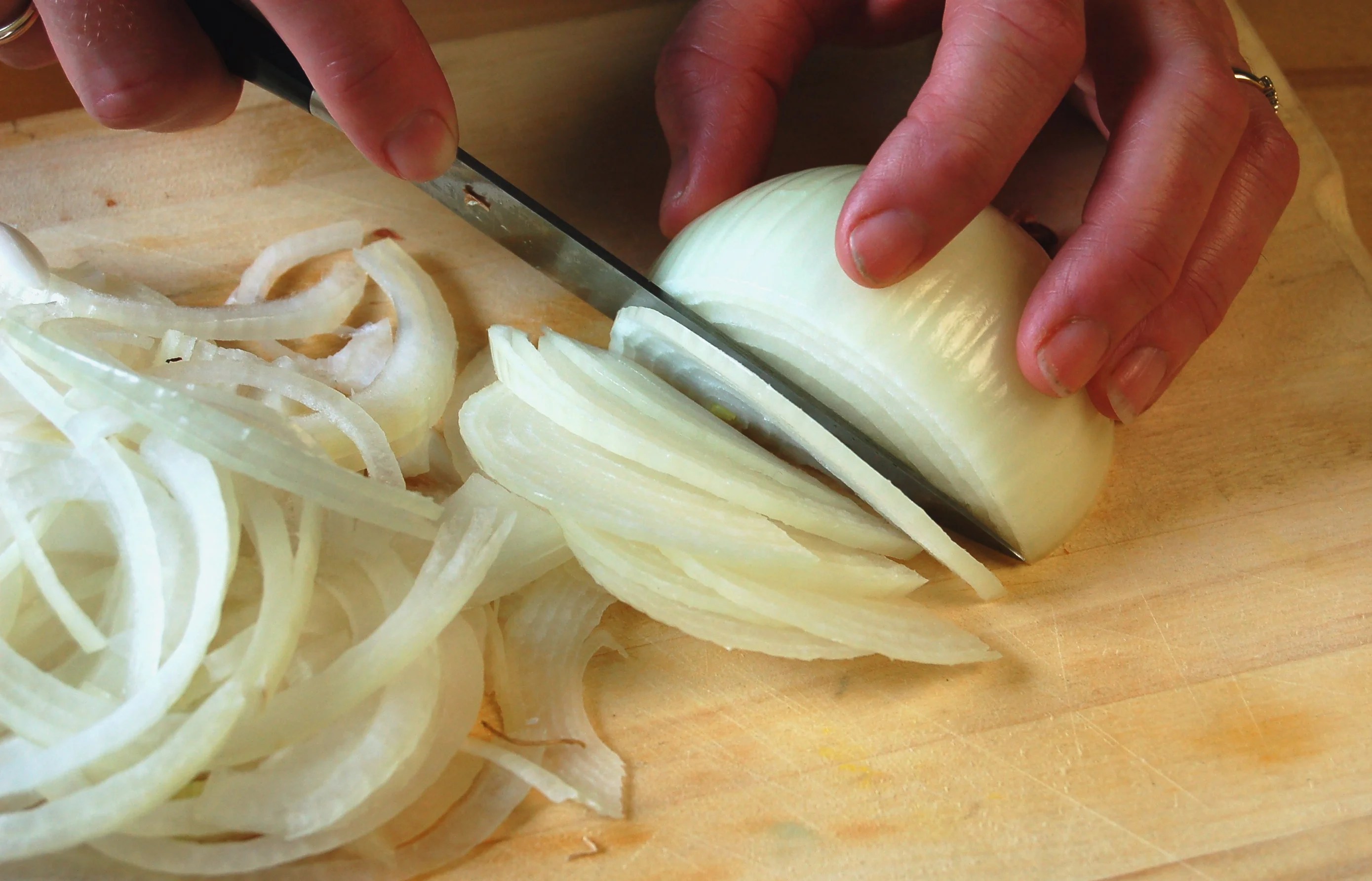 Best Way To Slice Onions For Brats at Helen Calderon blog
