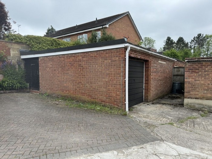 Tanhouse Lane, Wokingham, Land