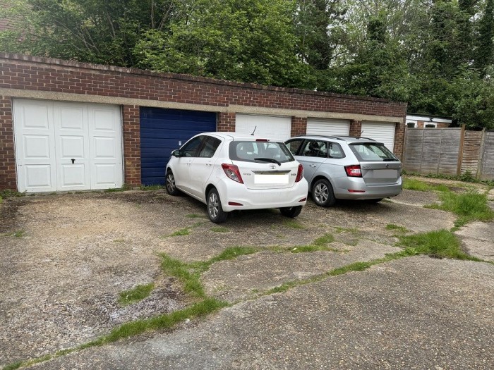 Tanhouse Lane, Wokingham, Land