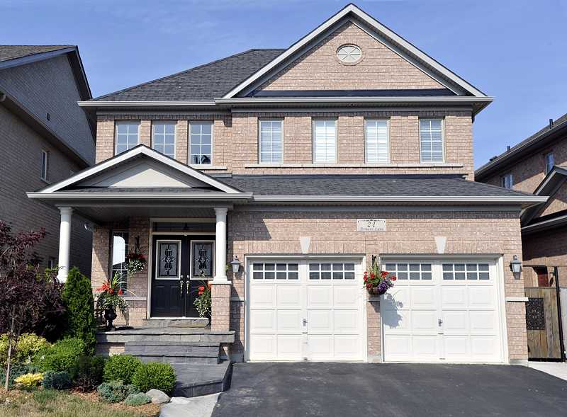 Upgraded Brampton 4 Bedroom Home For Sale on Quiet Cul De Sac
