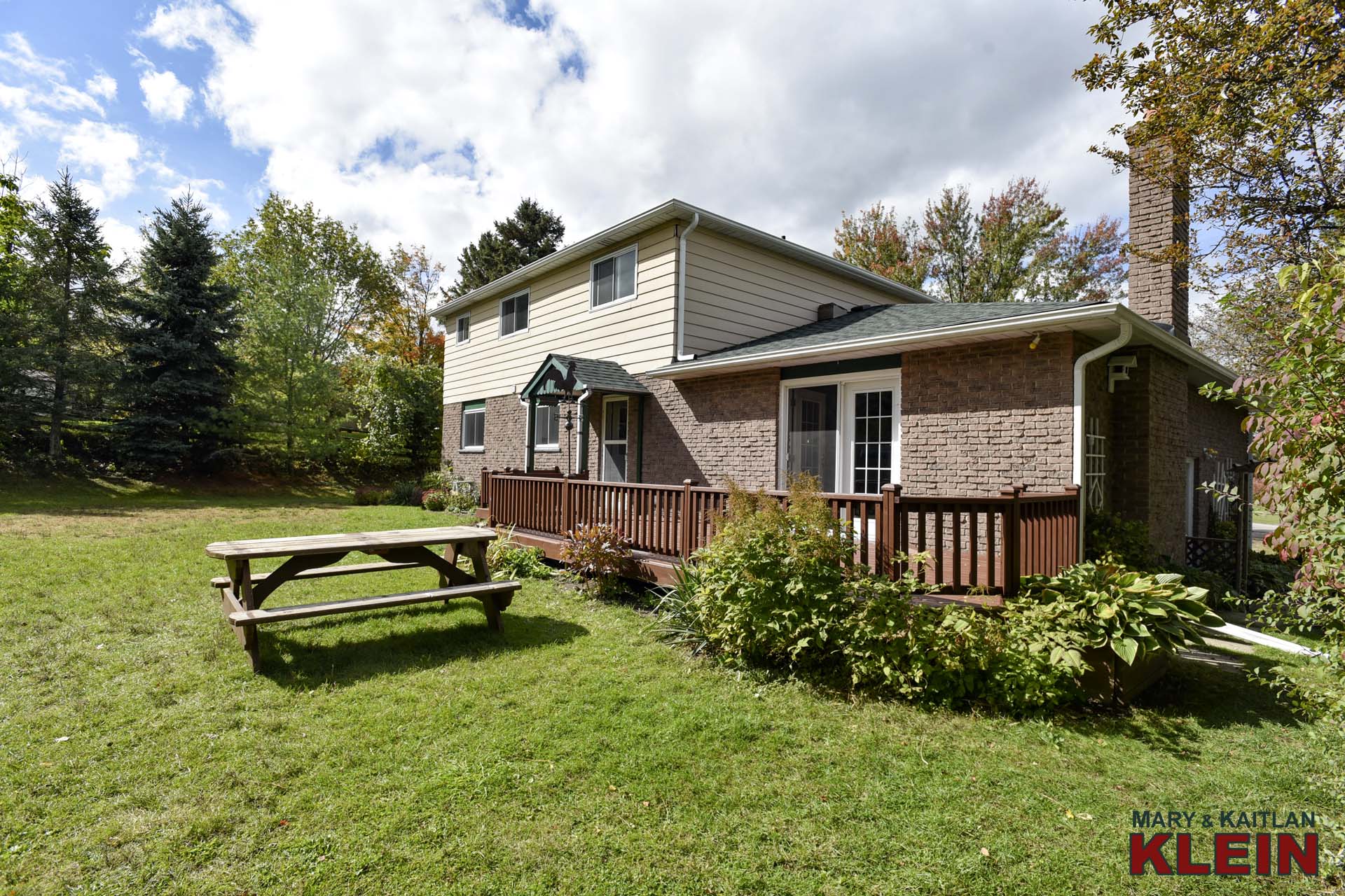 Mono Mills, Caledon 4 Bedroom Family Home on Mature Lot