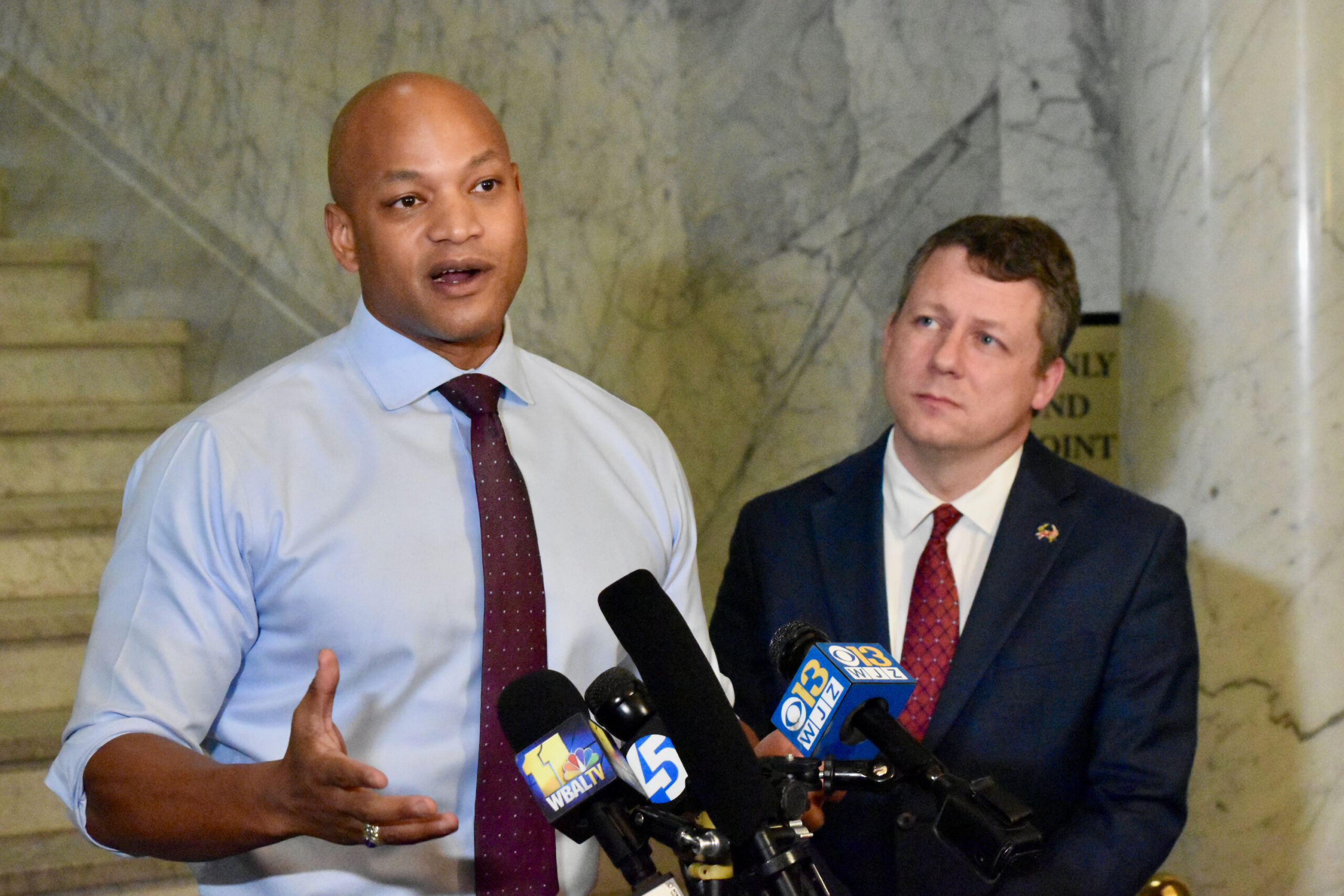 Lawmakers churn through hundreds of bills on dramafree 'Crossover Day