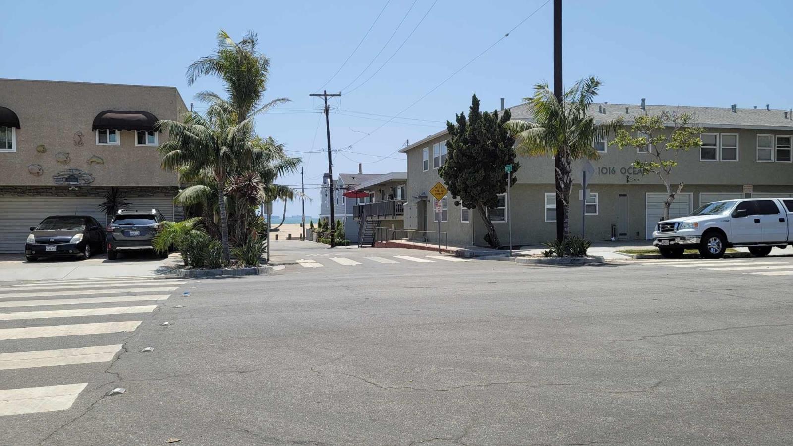 Apartment for rent in Seal Beach, CA 90740, 1 Bed, 1 Bath