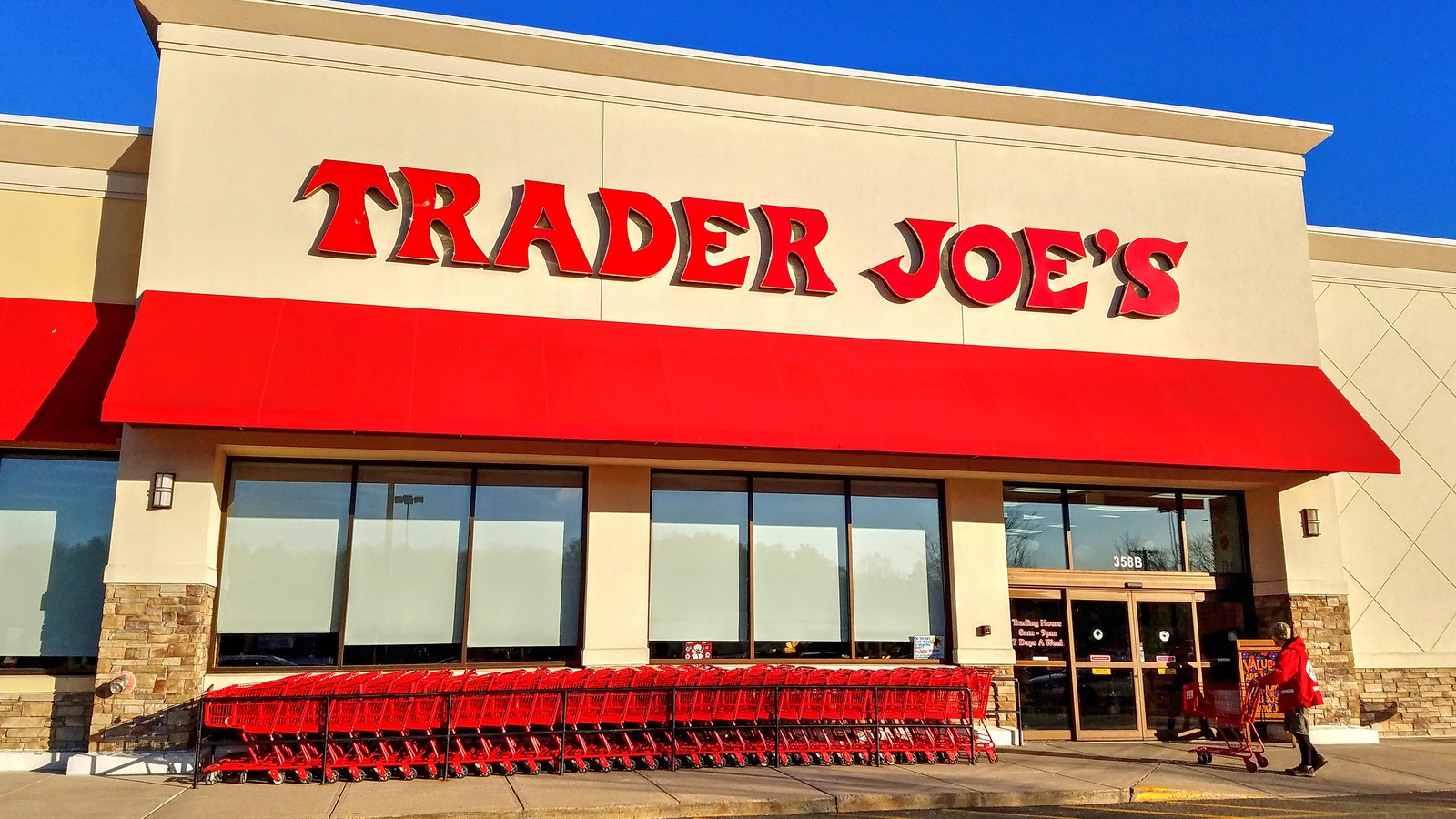 The Hilarious Reason Trader Joe's Sells Single Bananas(03)