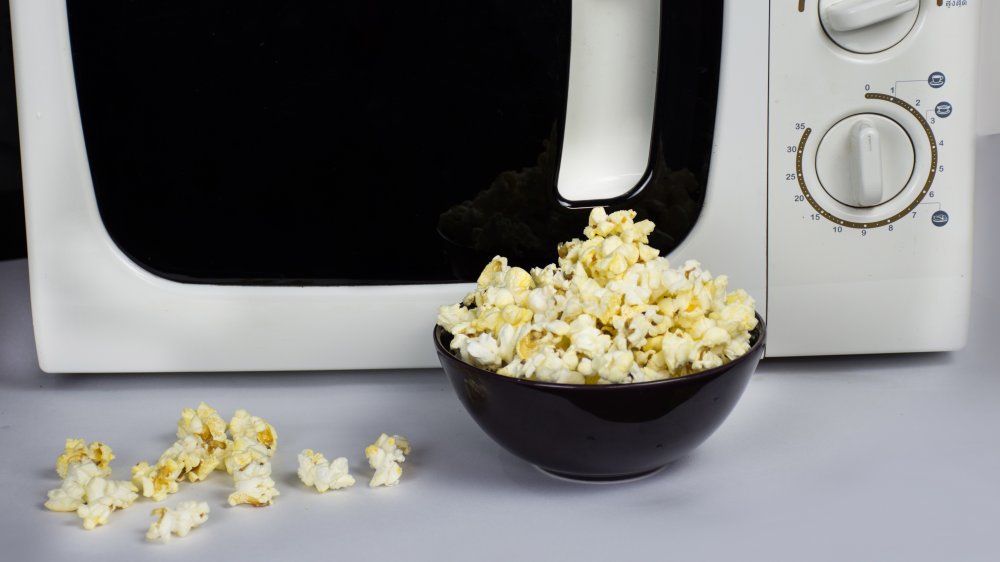 The Reason You Should Never Use The Popcorn Button On Your Microwave