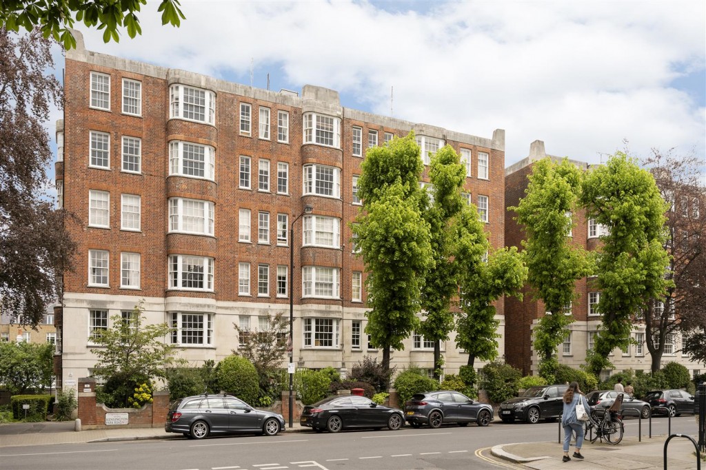 Buckingham Court, Kensington, W11, 2 bedroom, Apartment