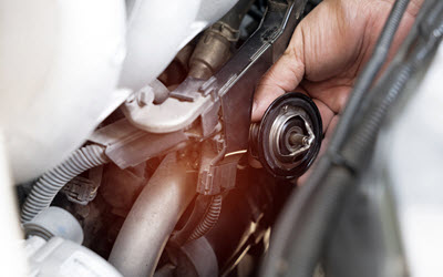 How to Deal with Water Pump and Thermostat Leaks in a Mini