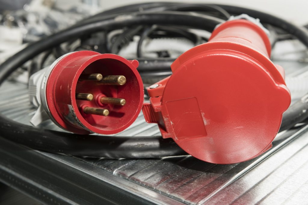 Monophasé ou triphasé quelle connexion choisir pour ses