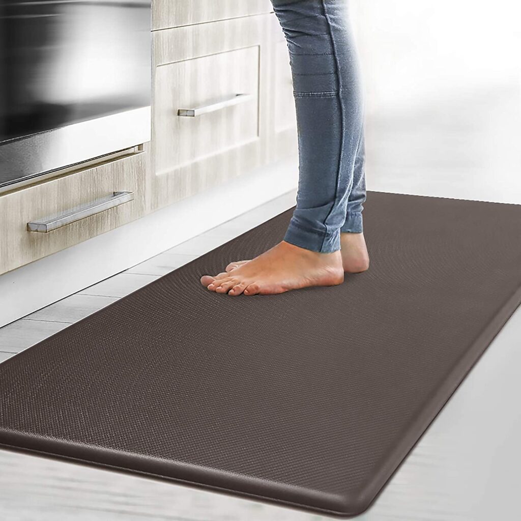 Best Padded Mat for Kitchen Reviews 2022 [Buying Guide]