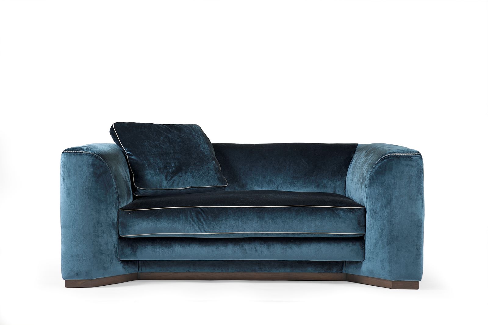 Borzalino presents the iconic collection of Franklin sofas