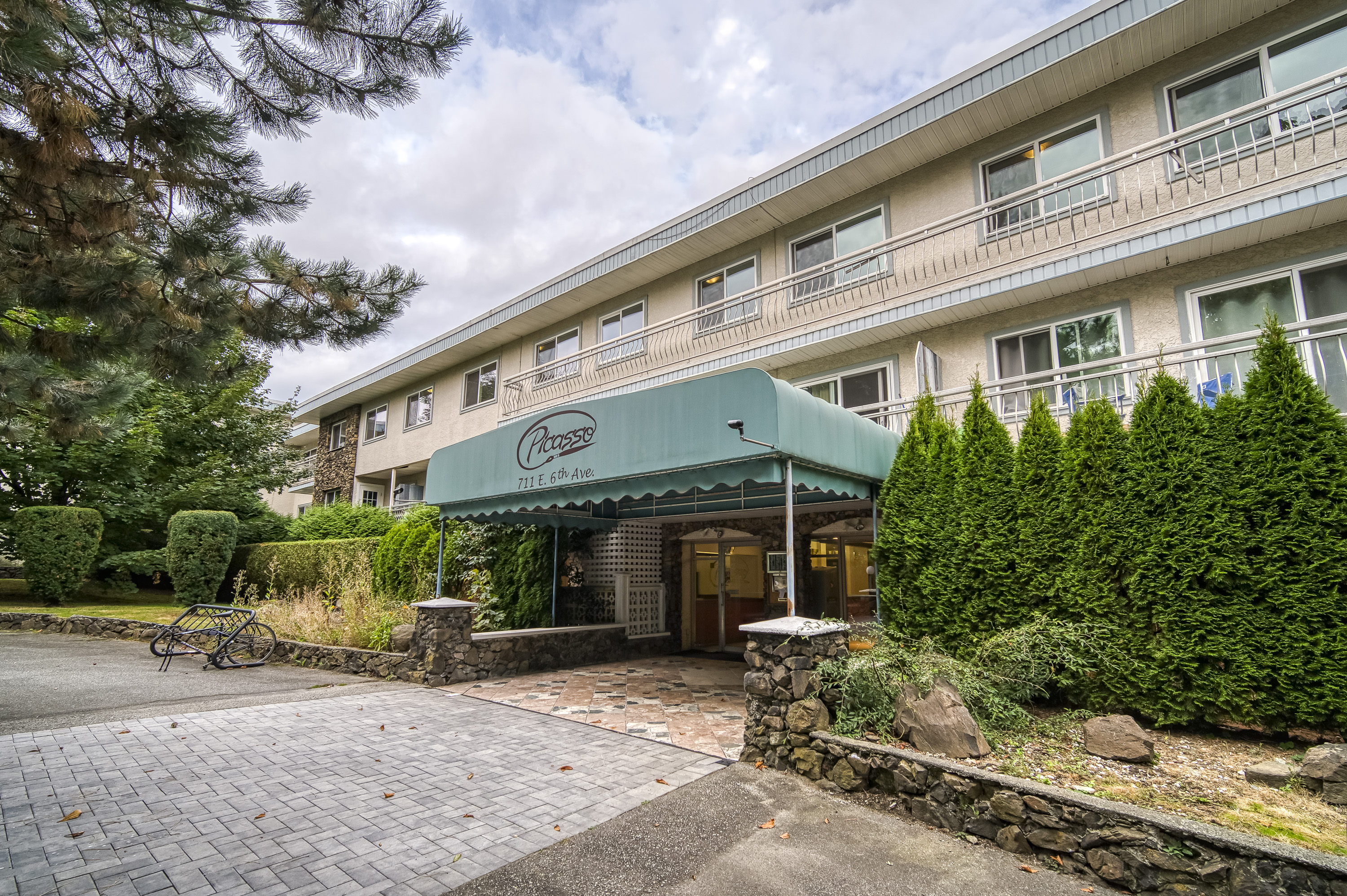 Affordable Mount Pleasant 1 Bedroom Maude, MacKay & Co. Ltd.