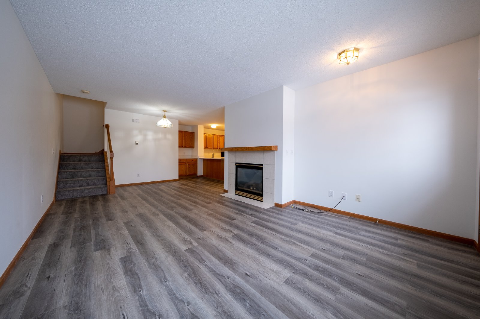 17393 Glacier Way Lakeville, MN 55044 Mauzy Properties