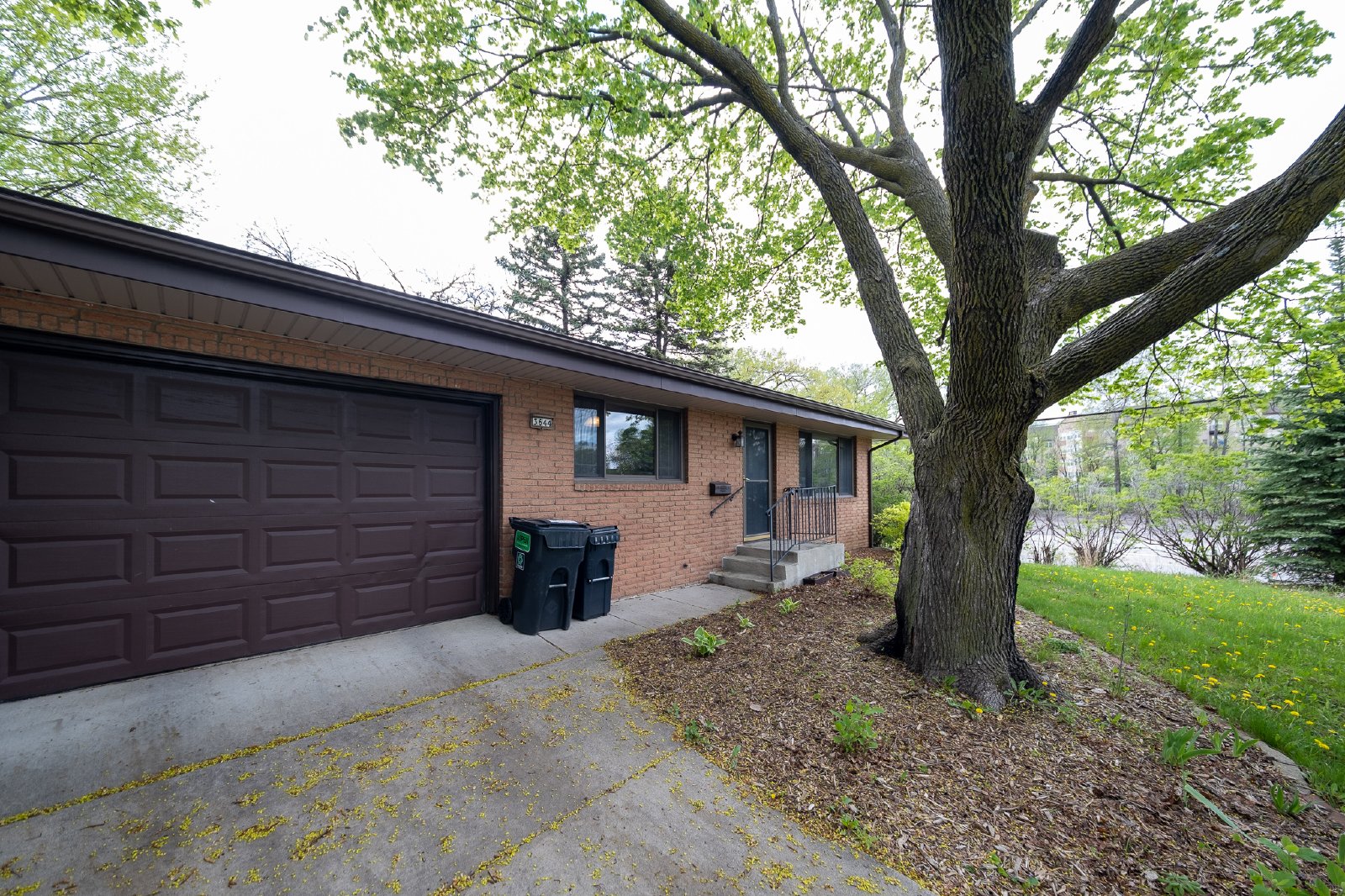 3644 Edward St. NE St. Anthony, MN 55418 Mauzy Properties