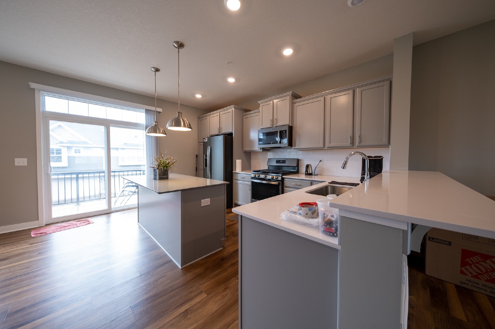 575 Locke Pointe Dr. NE Fridley, MN 55432 Mauzy Properties