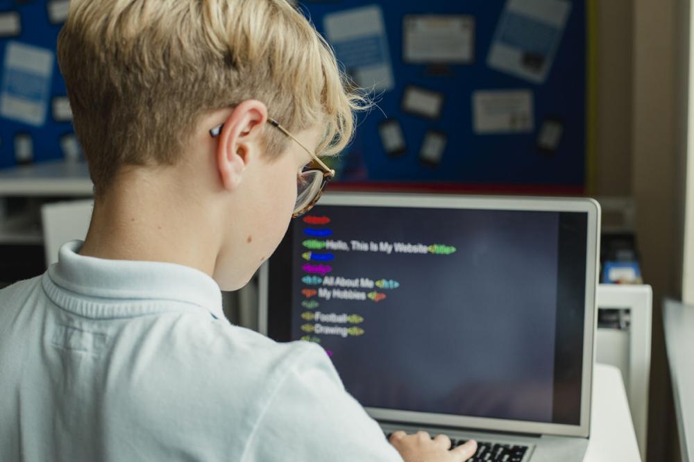Apprendre à coder un jeu d’enfant Société maximag.fr