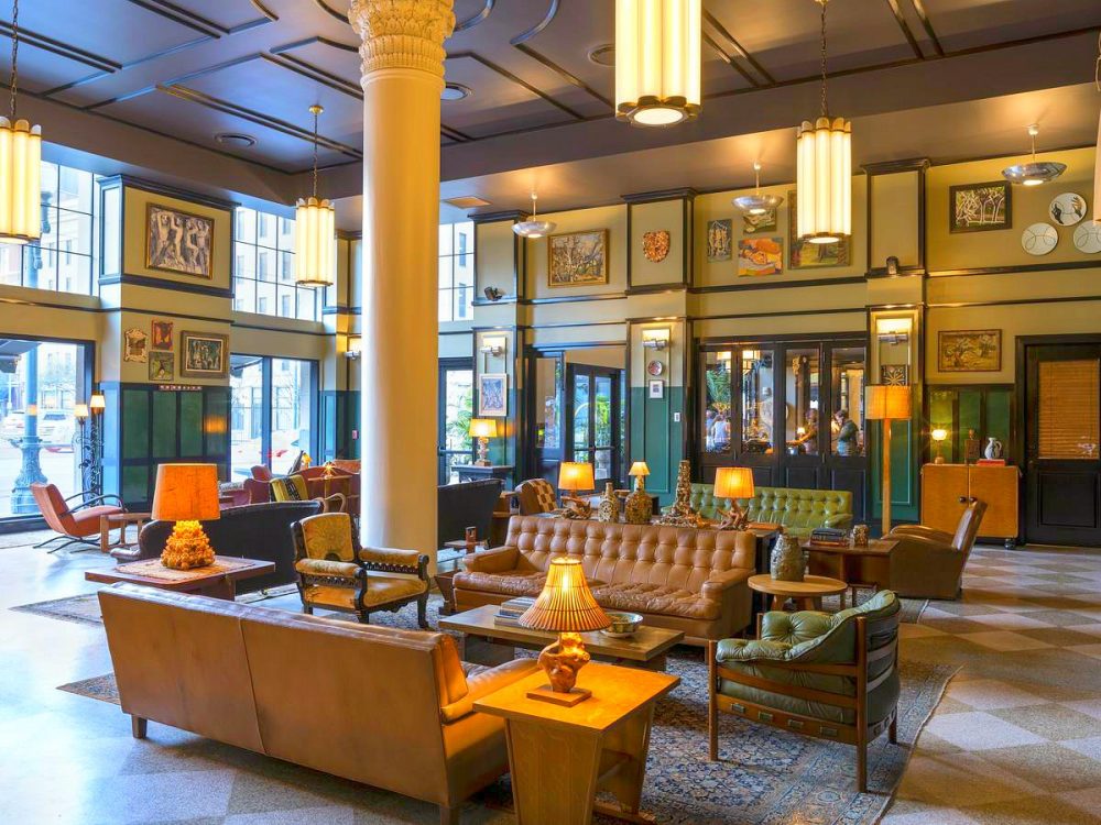 These Are The Best New Orleans Hotels To Book For Mardi Gras Maxim