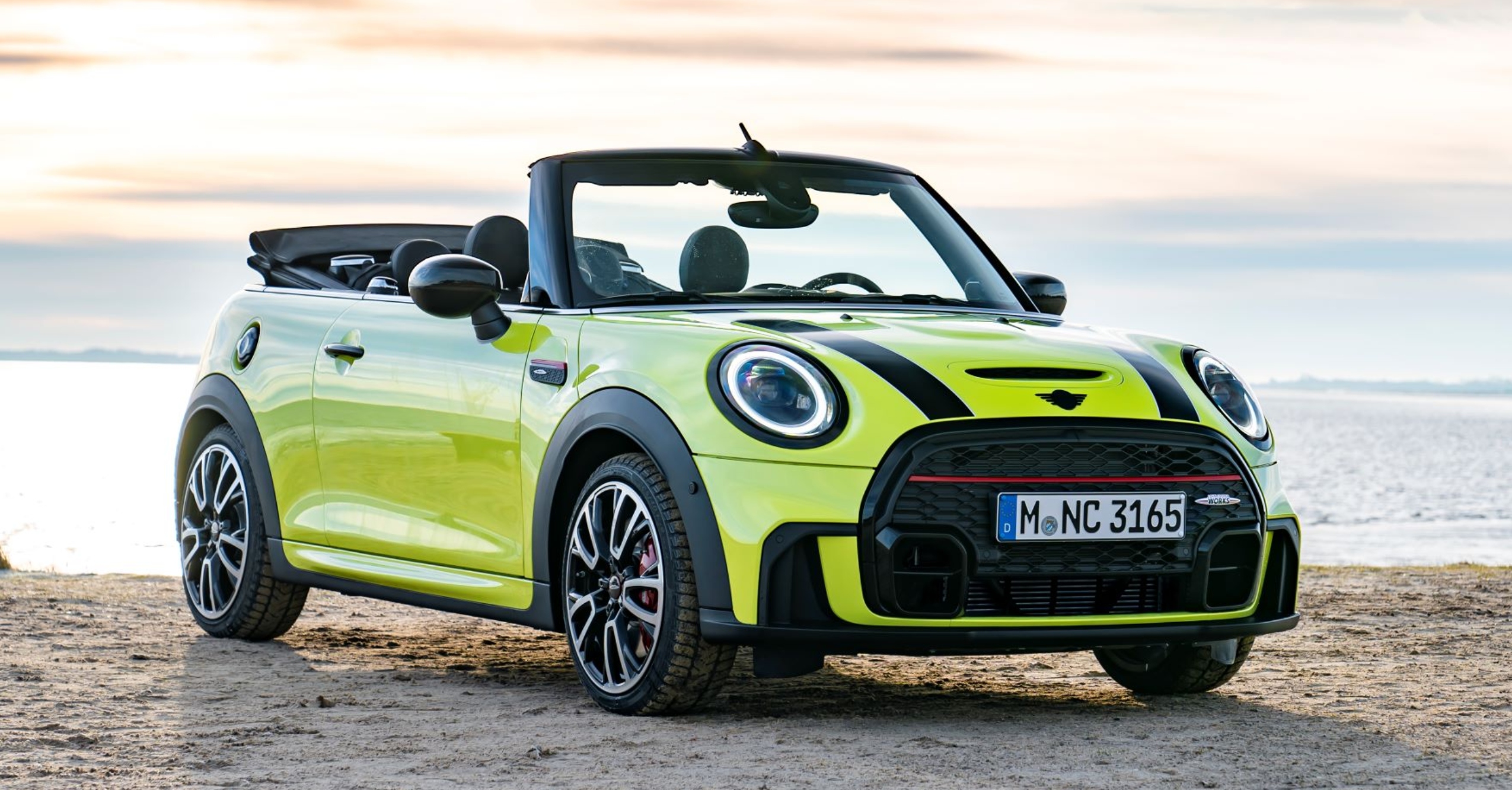 The Mini Cooper S Convertible Is Keeping the Manual Transmission