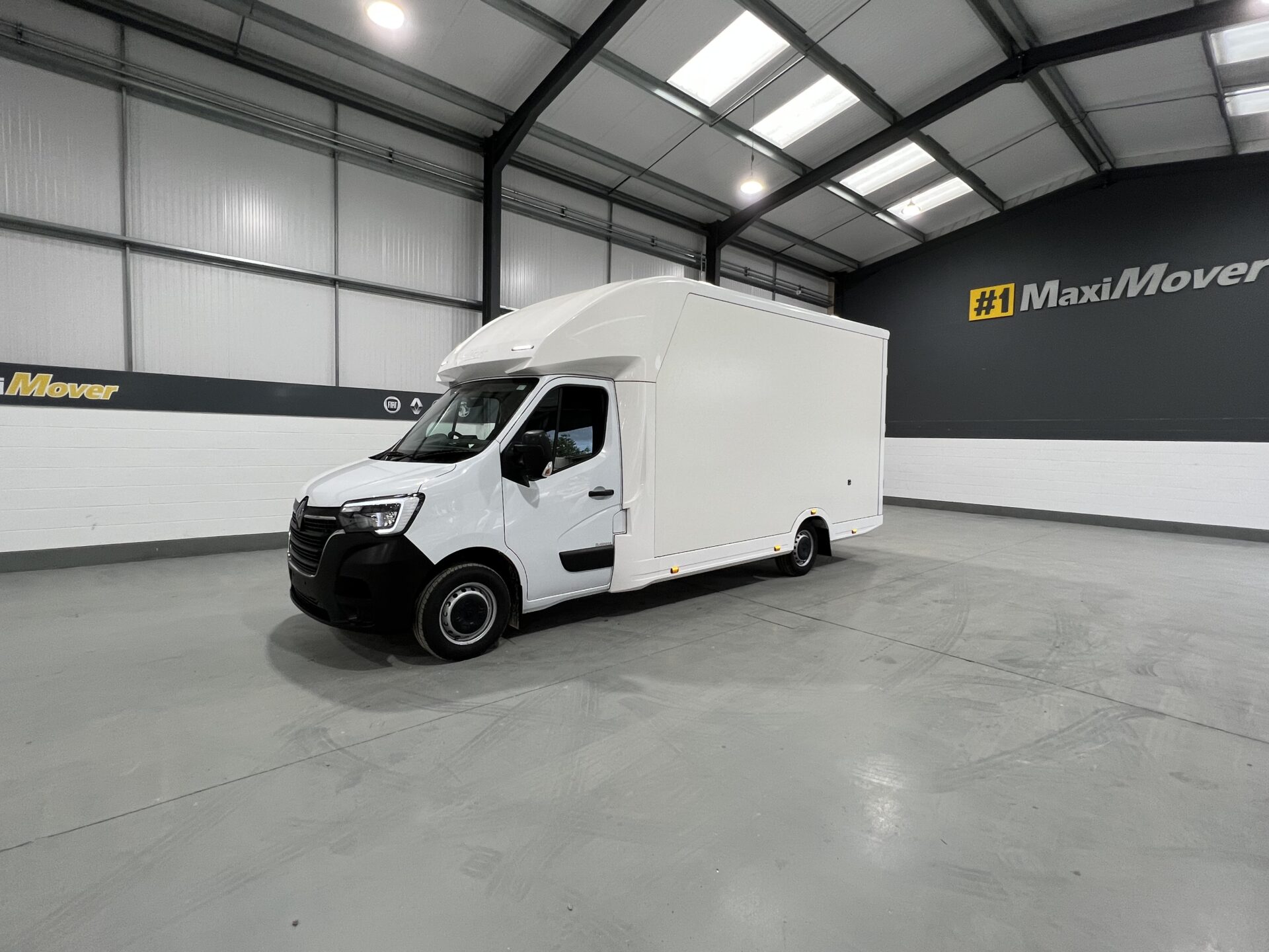 XL 4.5m Renault Master GT Low Loader Vans For Sale Maxi Mover