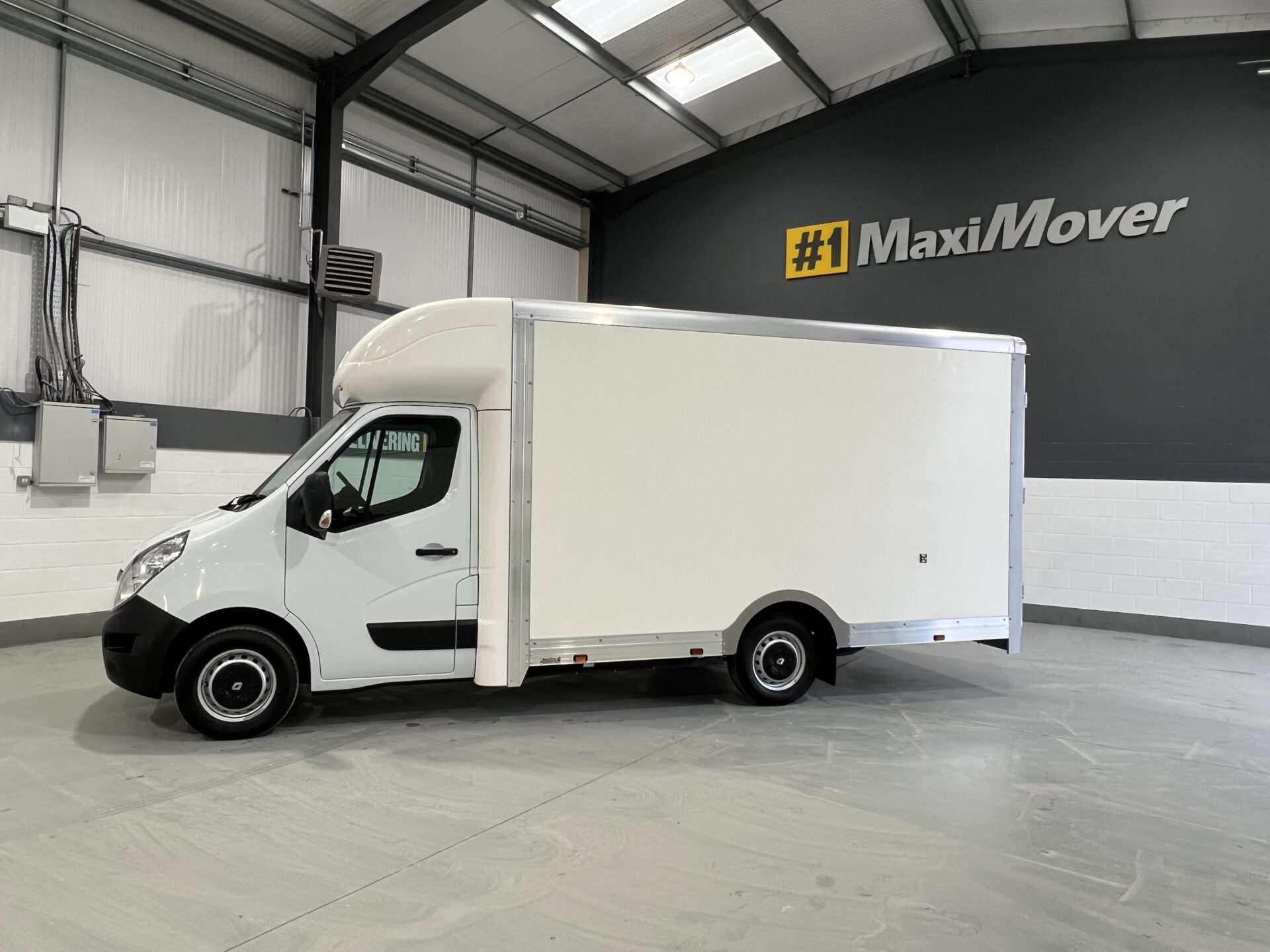 Renault Master 4.1M Low Loader Used Vans For Sale Maxi Mover