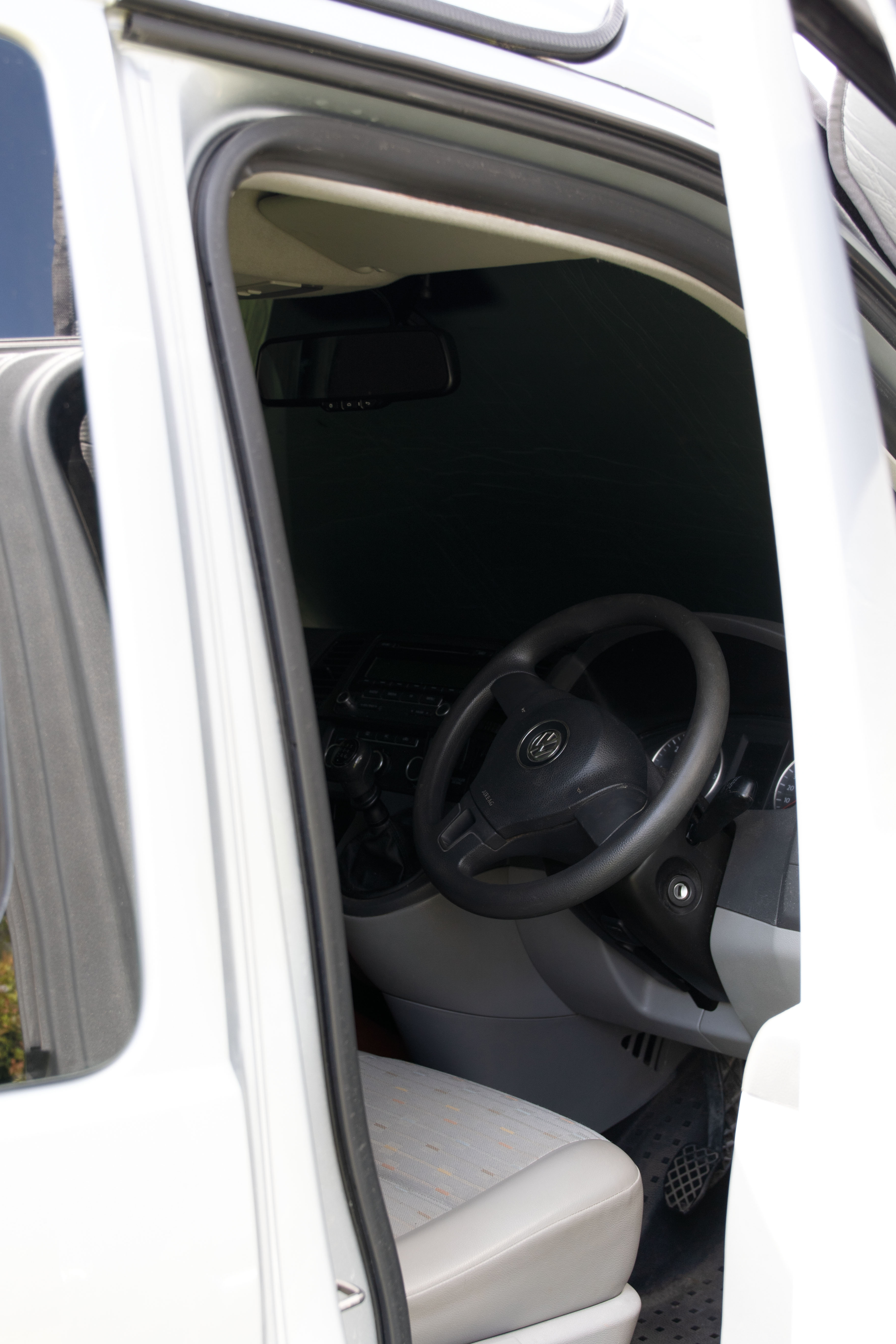 MP6612 External Blackout Screen For Volkswagen T5/T6 Campervans Maypole