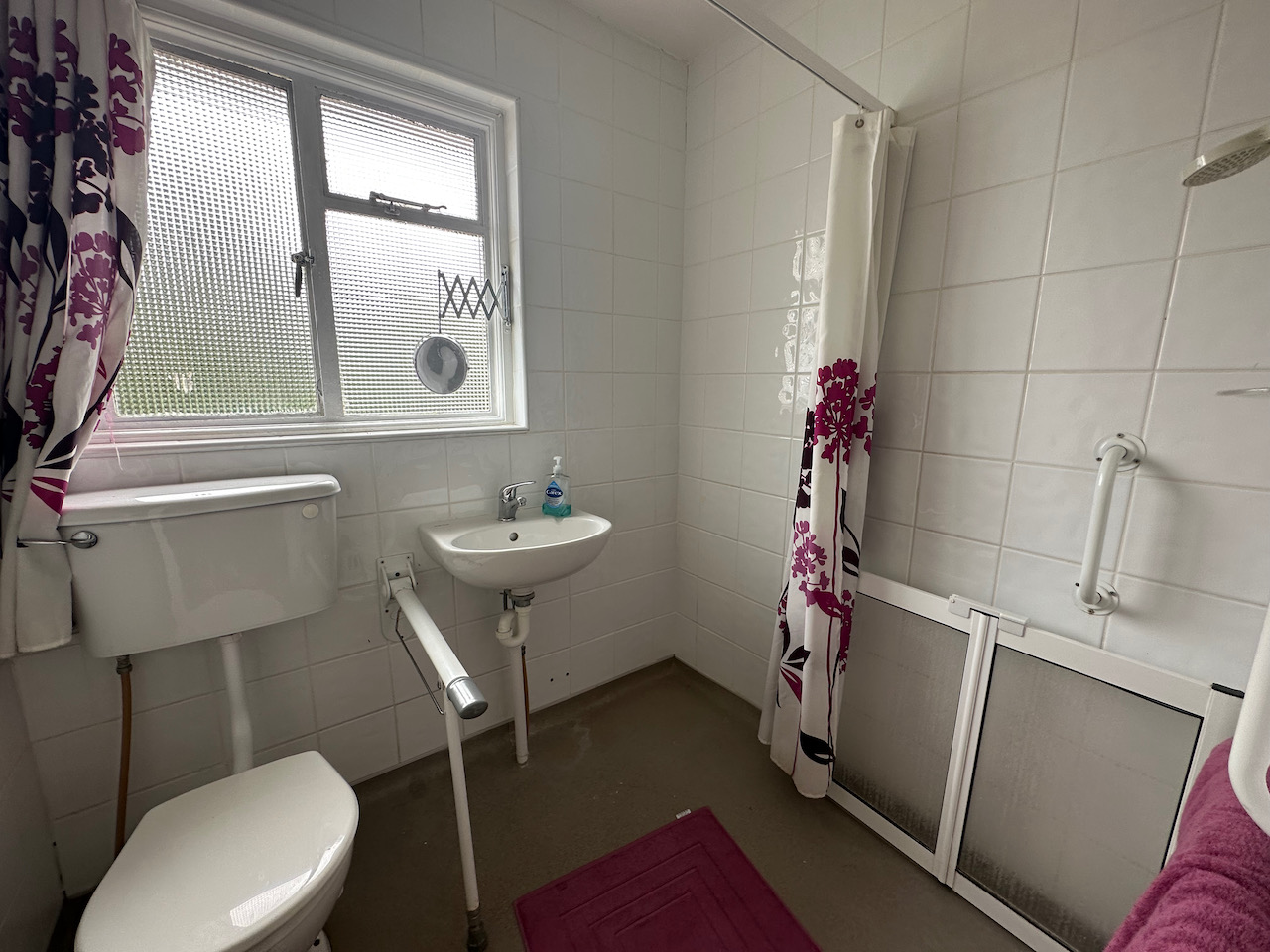 24 O'Neill Place, Cobh, Co. Cork McCarthy McGrathMcCarthy McGrath