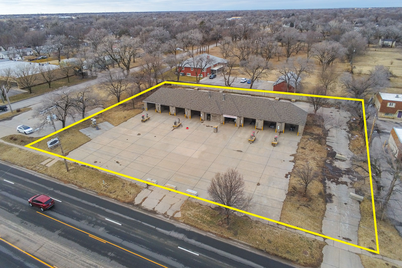 4608 W. Maple St., WICHITA, KS 67209 McCurdy Real Estate & Auction