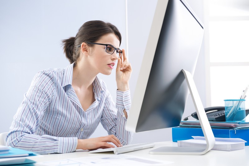 Is Your PC Ruining Your Vision? Here’s 9 Tips to Stop Eye Strain