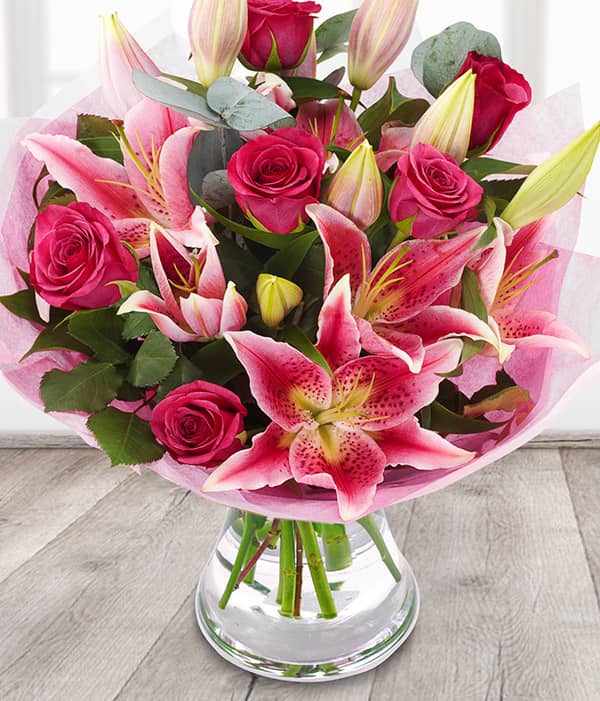 International Flower Delivery Malta Send Flowers with McFlor