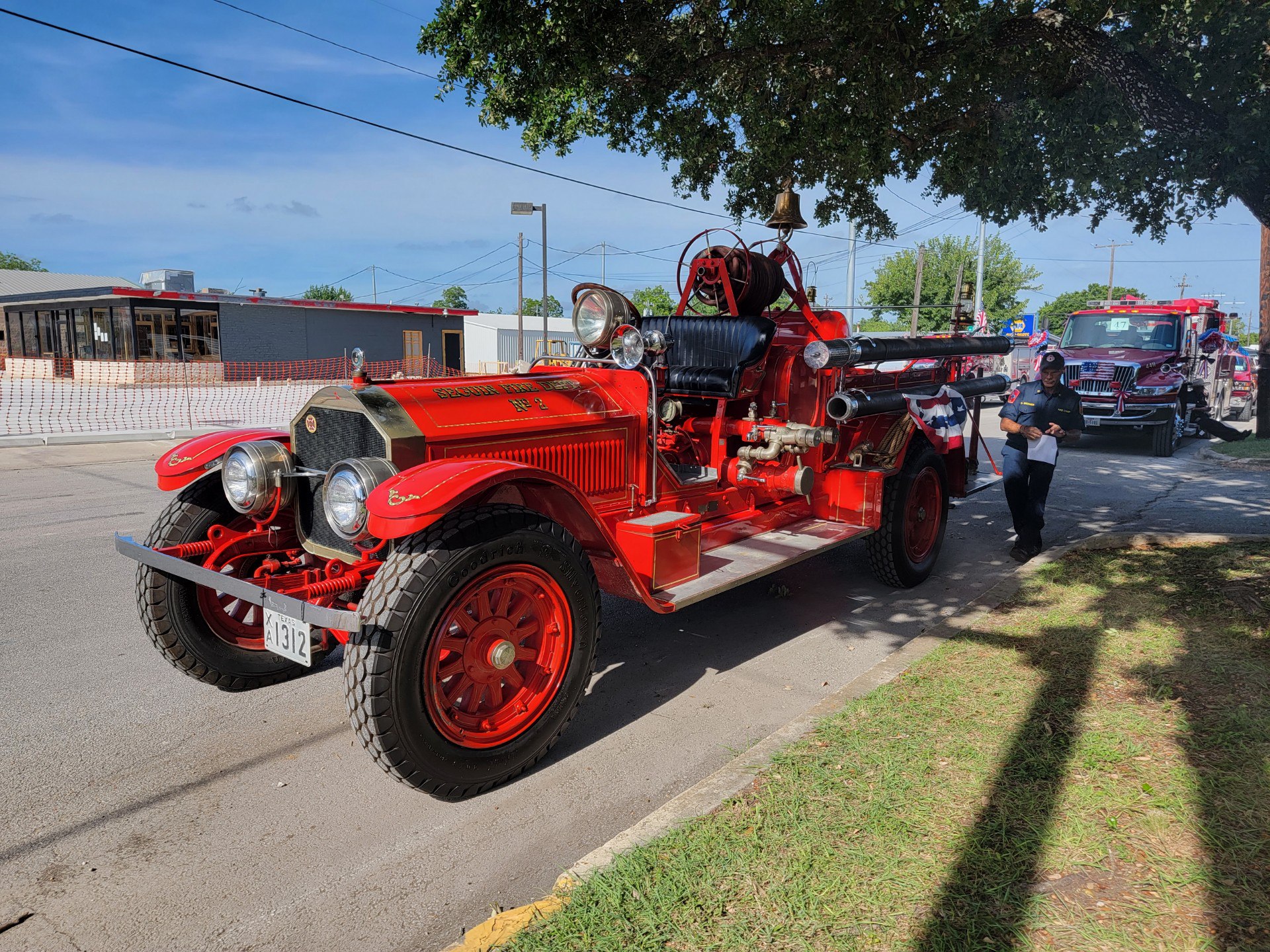 McQueeney Volunteer Fire Department Participates in Freedom Fiesta