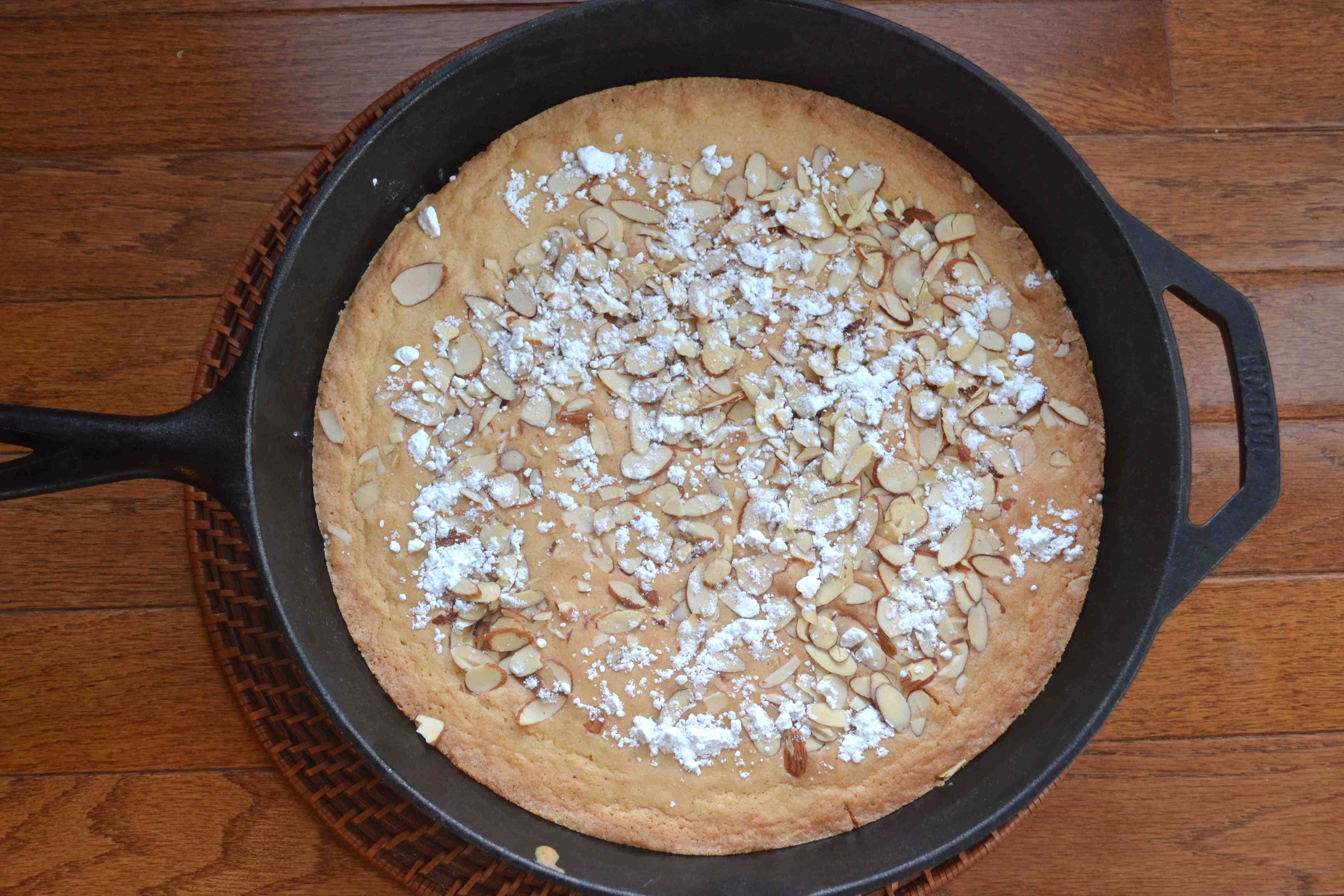 Skillet Almond Cake Measuring Cups, Optional