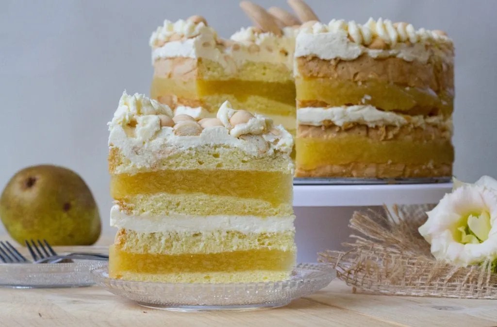 Pear cake ⋆ MeCooks Blog