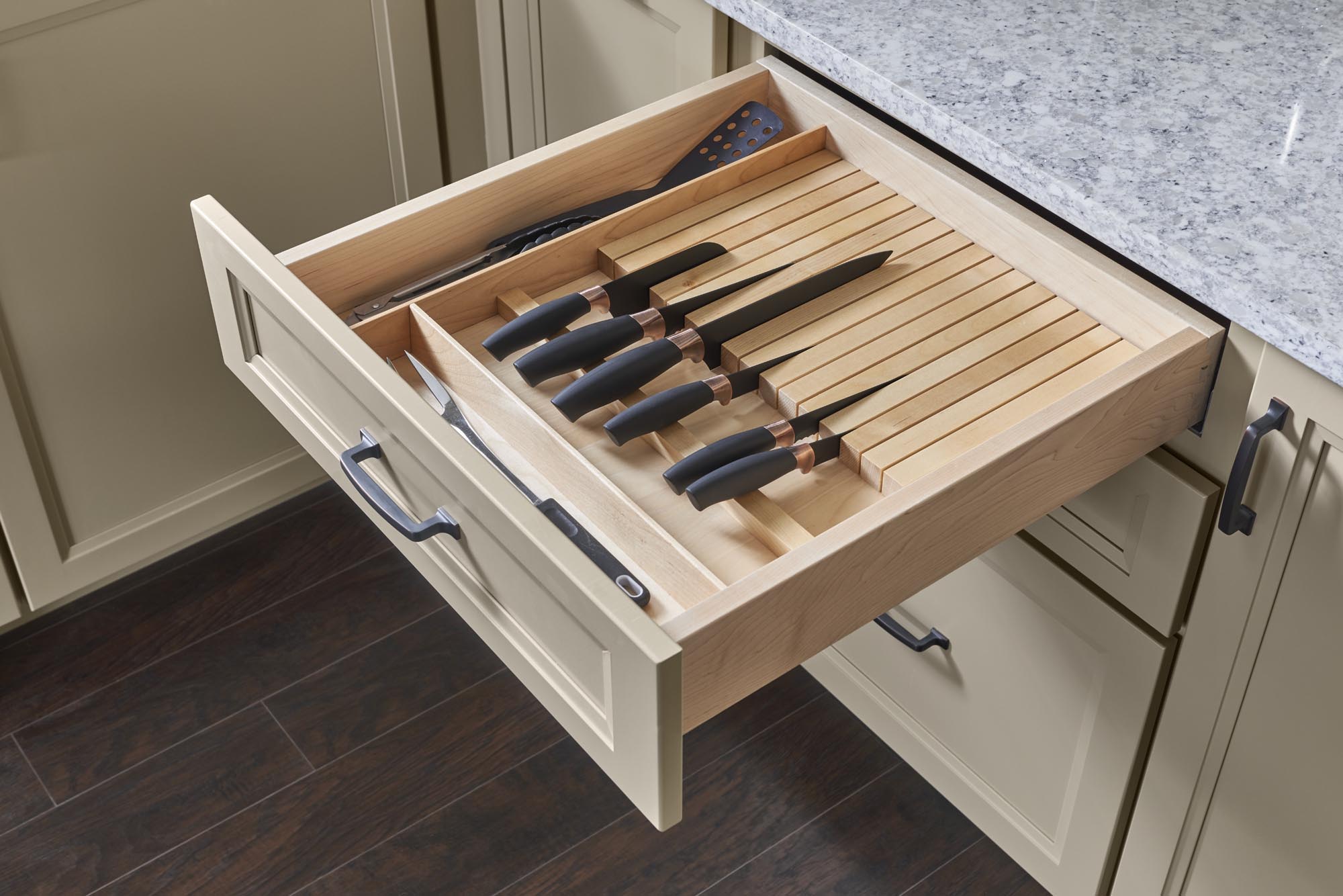 Medallion Knife Drawer Insert