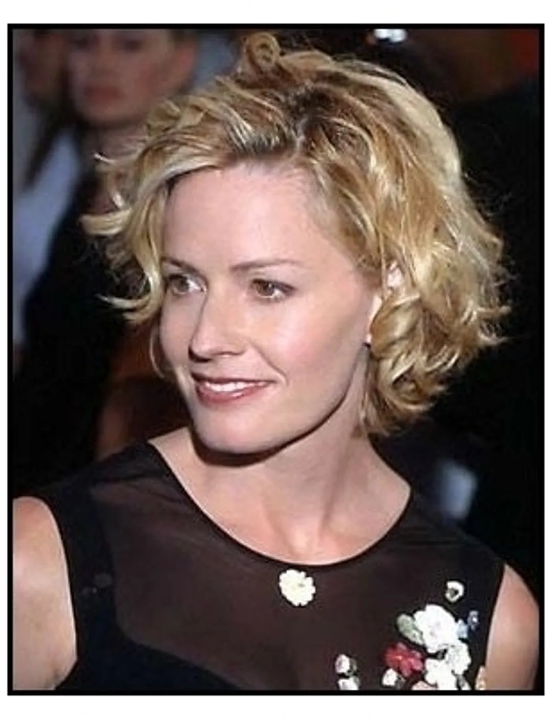 Elisabeth Shue's a Mother Again(016)