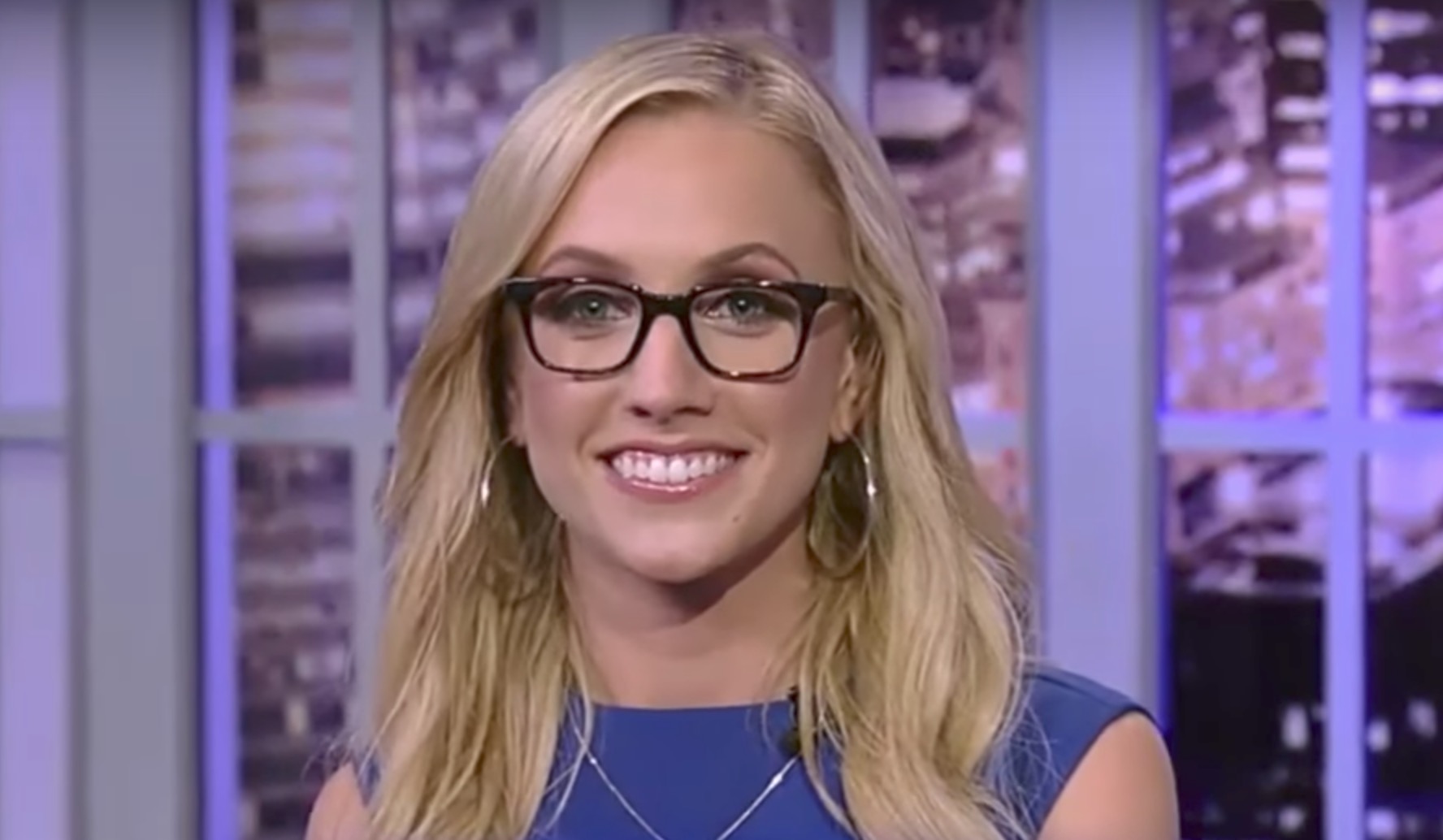 Fox’s Kat Timpf Tells Mediaite About Water Attack at Brooklyn Bar ‘My(026)