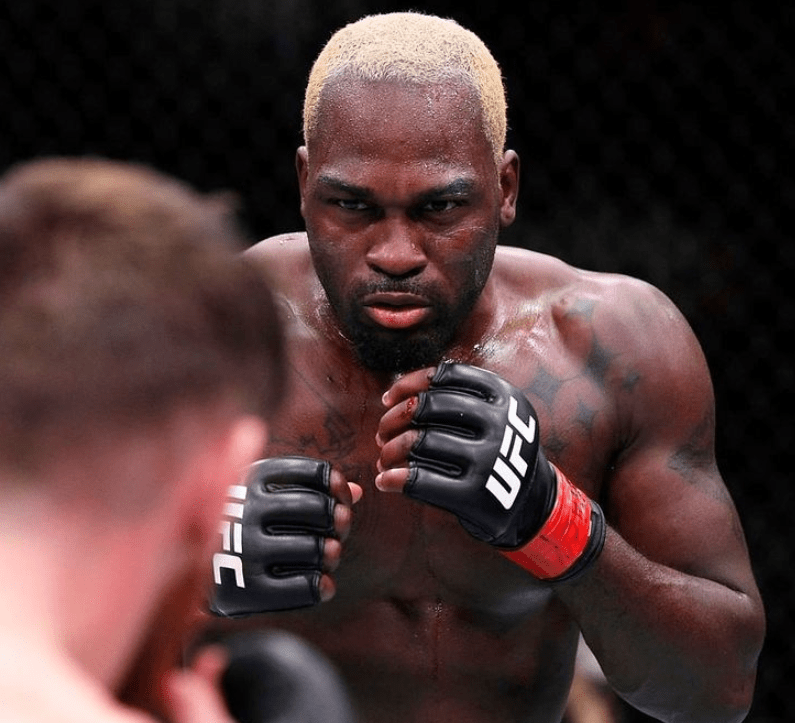 What is the net worth of UFC star Derek Brunson in 2021?