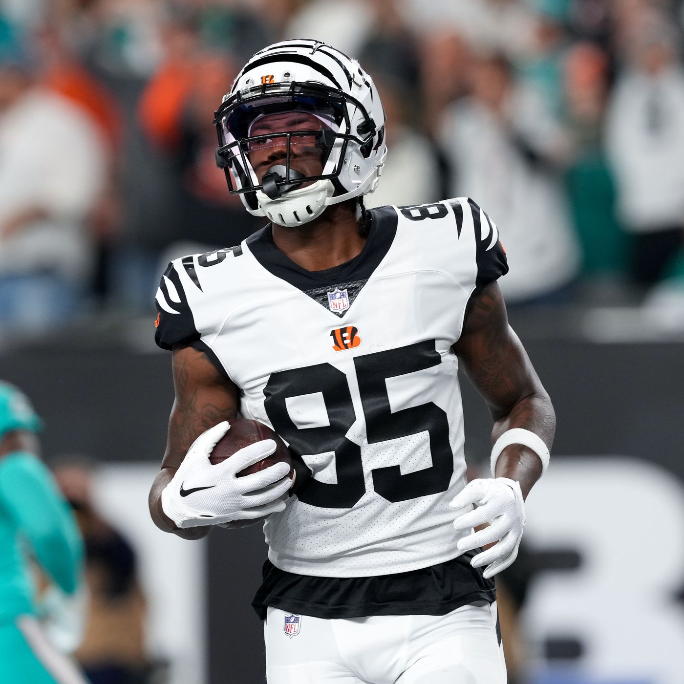 Tee Higgins 2022 Net Worth, Girlfriend, Cars, Salary & Contract