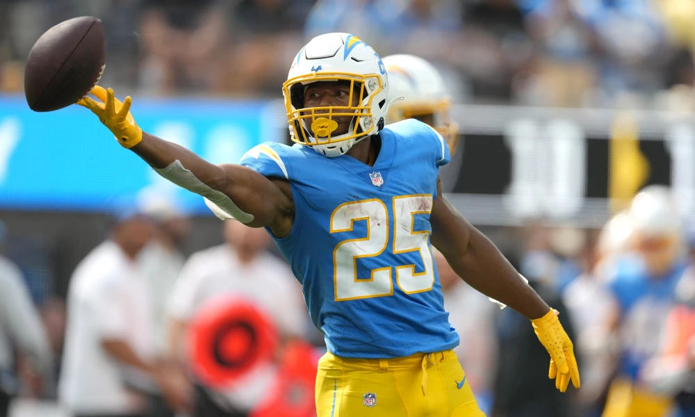 Joshua Kelley 2022 Net Worth, Girlfriend, Salary & Contract