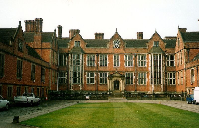 Heslington Hall, University of York photo by Rodhullandemu