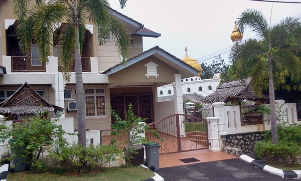 Suri Homestay Melaka / ArRaudhoh Homestay Pantai Puteri Melaka AR