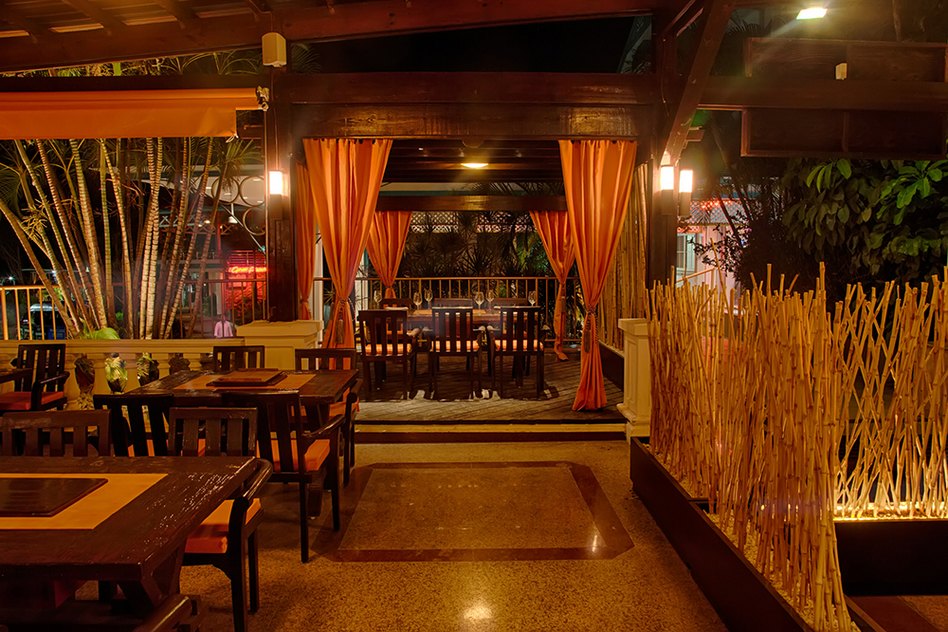 to Melange International Grill