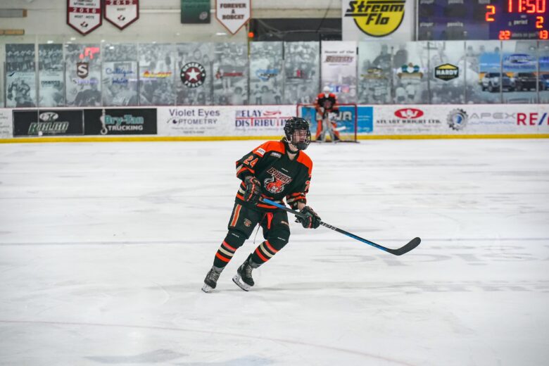 Porter Commits to Mustangs for 2023/2024 Melfort Mustangs