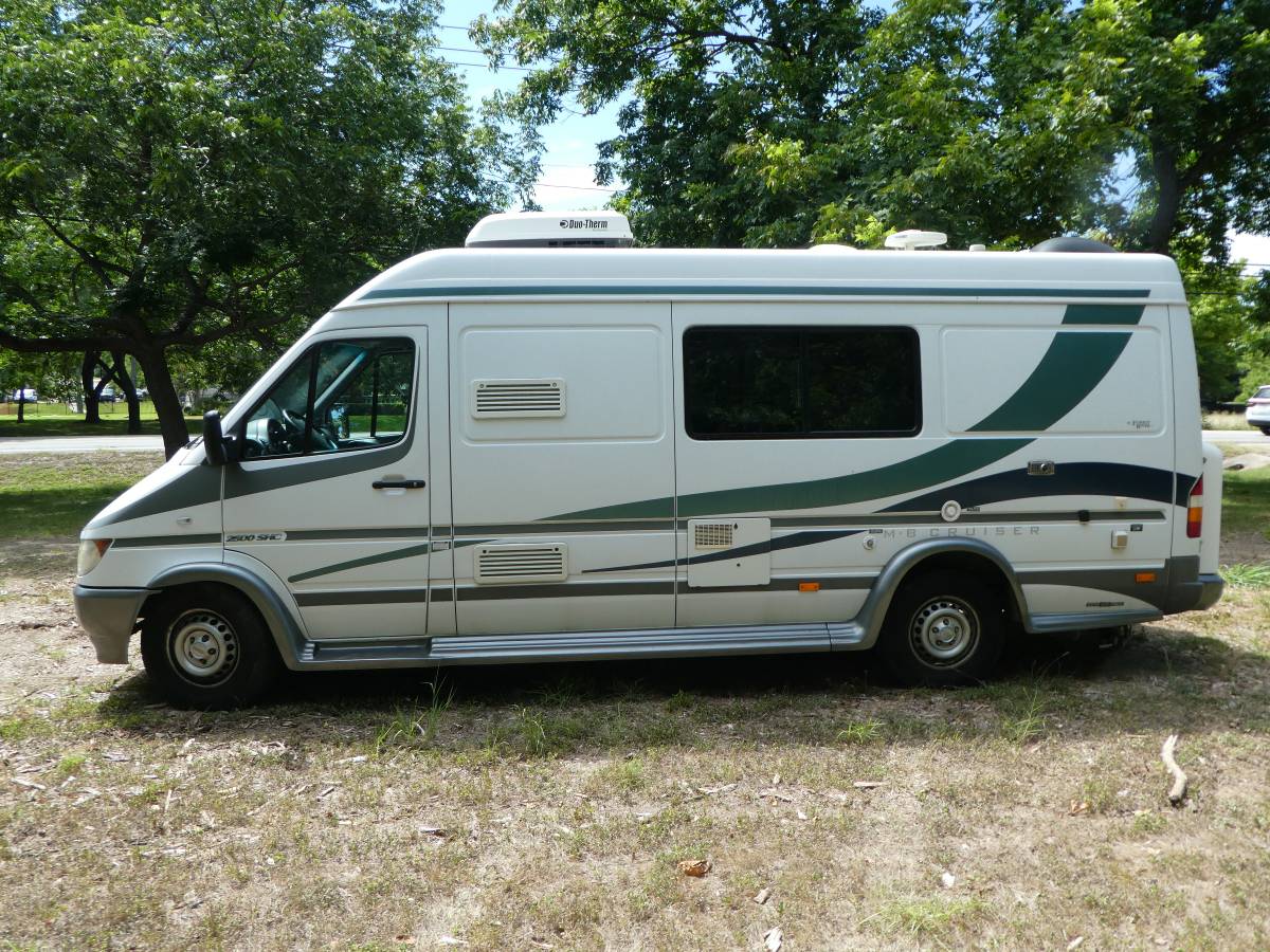 2005 Forest River MB Cruiser Sprinter Class B RV For Sale in Austin, TX